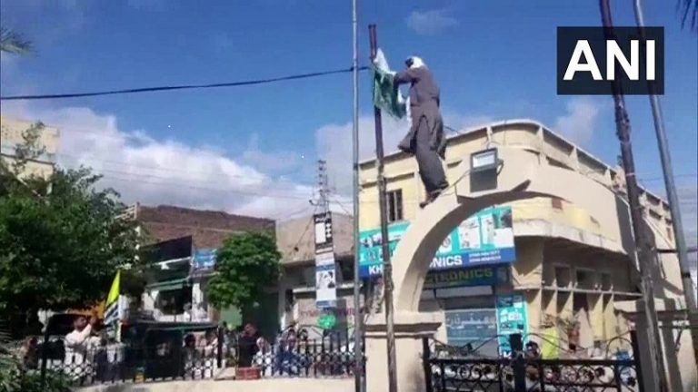 POK से तनवीर अहमद ने हटा दिया पाकिस्तान का झंडा, एजेंसियों ने अगवा कर किया टॉर्चर