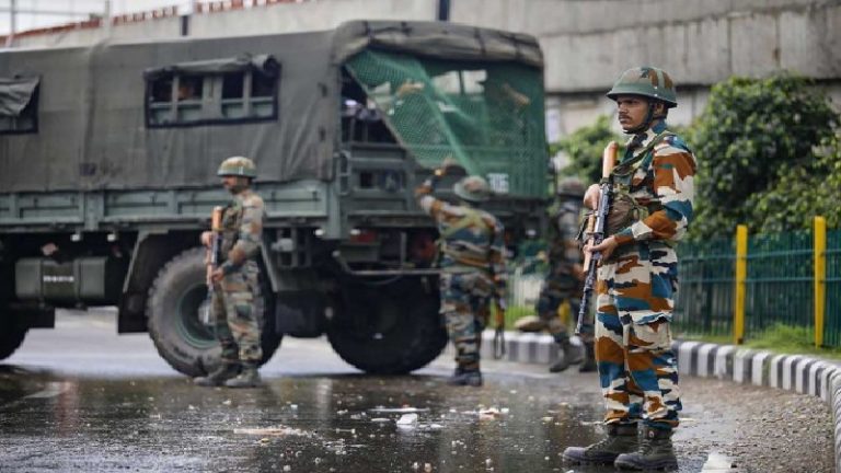 J&K में 500+ अधिकारियों की जाएगी नौकरी: भारत के प्रति फैला रहे थे घृणा, शामिल थे देशद्रोही गतिविधियों में