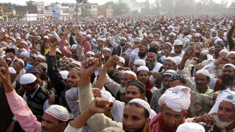फिल्म, गाना, मोबाइल गेम… सब पर फतवा, जुर्माना में उठक-बैठक और किया जाएगा टकला: TMC नेताओं ने किया स्वागत