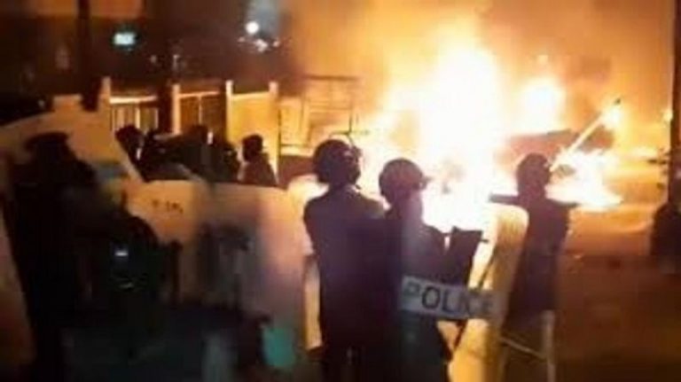 बेंगलुरु दंगा: PFI समर्थित SDPI के दंगाइयों की गिरफ्तारी पर ओवैसी से लेकर कॉन्ग्रेस में पसरा मौन, वोट बैंक का चक्कर