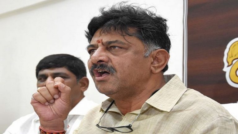 सुप्रीम कोर्ट से भी नहीं मिली कॉन्ग्रेस नेता डीके शिवकुमार को राहत, जारी रहेगी आयकर विभाग की जाँच