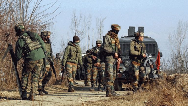 पुलवामा: सुरक्षाबलों को बड़ी कामयाबी, हिजबुल मुजाहिदीन के 3 आतंकी ढेर; 18 घंटे में मारे गए 8 दहशतगर्द, 1 ने किया आत्मसमर्पण