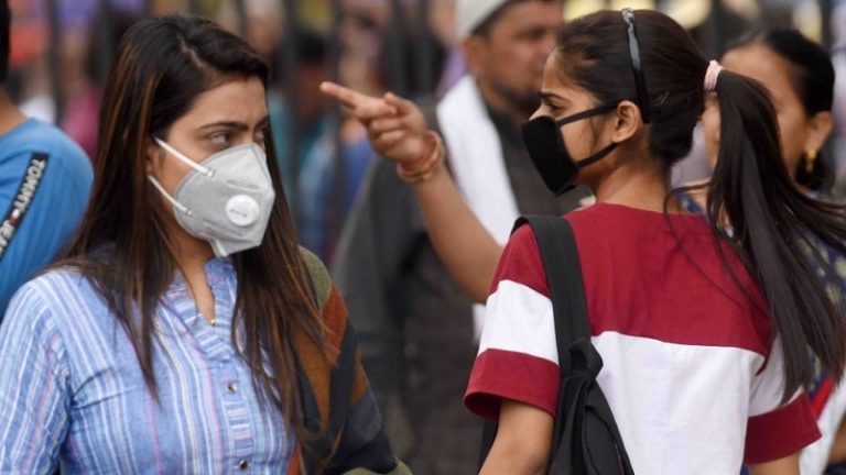 मुंबई: मास्क पहनने को कहा तो नफीसा ने डॉक्टर से की बदसलूकी, मेहराज ने एक्ट्रेस को धमकाया
