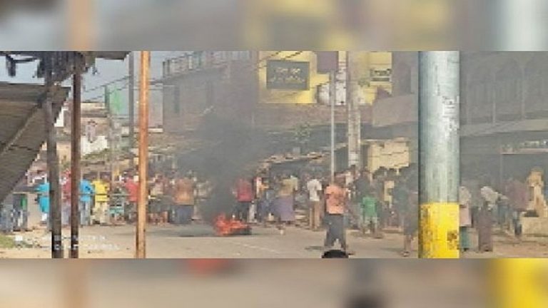 मधुबनी: रात में ताजिया निकालने की कोशिश, पुलिस ने रोका तो पथराव; महिला मुखिया के घर पर भी हमला