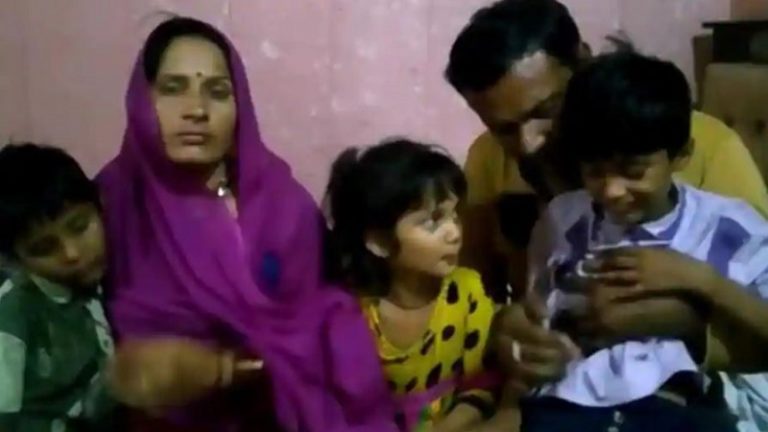 पाकिस्तान में फँसी जनता, भारत में हैं पति और 3 बच्चे: भारत लौटने को बेचैन हैं हिंदू, NORI की अवधि बढ़ाने की गुहार