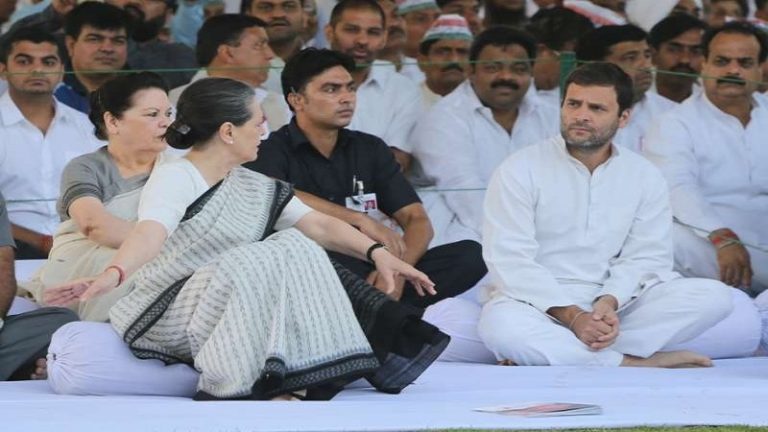एक थी रामगोपाल वर्मा की आग और एक है कॉन्ग्रेस अध्यक्ष की कुर्सी, दोनों में बस धुआँ ही धुआँ है