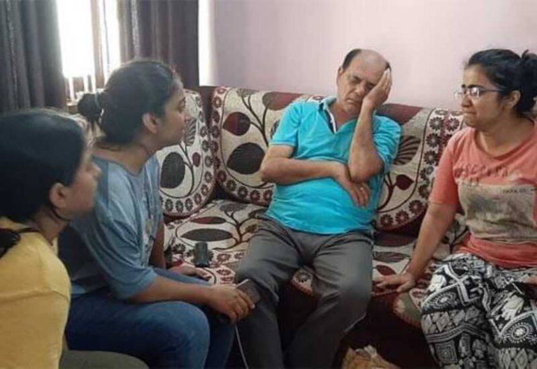 ‘रिया चक्रवर्ती ने मेरे बेटे सुशांत सिंह राजपूत को दिया जहर, जिससे उसकी मौत हुई’ – पिता ने लगाया हत्या का सीधा आरोप