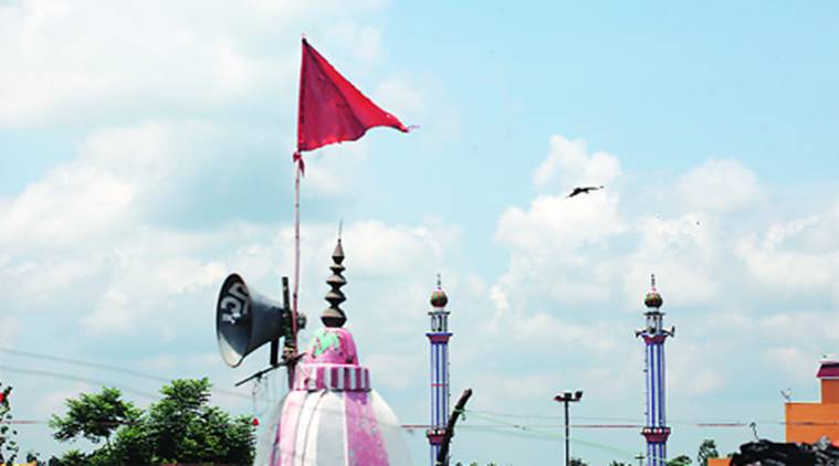 जमशेदपुर: हनुमान मंदिर में बजी रामधुन तो झारखंड सरकार ने पुलिस भेज उतरवा लिए  लाउडस्पीकर