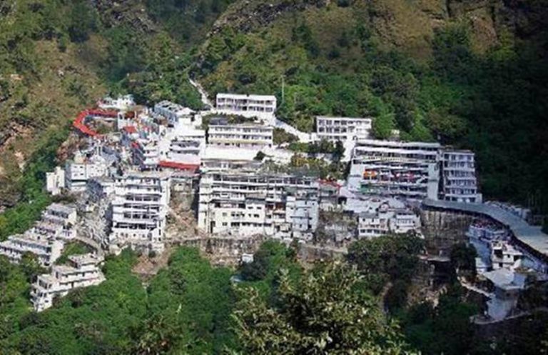 5 महीने बाद फिर शुरू हुई वैष्णो देवी यात्रा, रोजाना 2000 श्रद्धालुओं को होगी दर्शन की इजाजत
