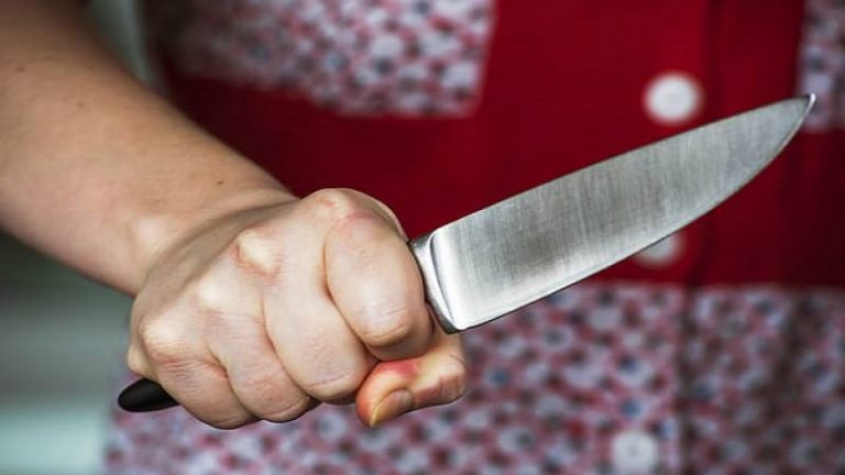 मनिरा ने शौहर का काटा गुप्तांग, बच्चों से कहा- जाओ देखो मैंने तुम्हारे अब्बा के साथ क्या किया