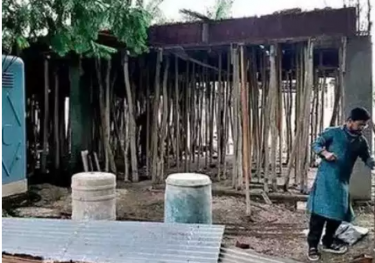 गुजरात: प्रॉपर्टी बेचने के लिए फिरोज़ ने छिपाया मजहब, डिस्टर्ब्ड एरिया ऐक्ट के तहत मामला दर्ज