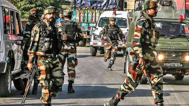 जम्मू कश्मीर में अब सेल्समैन को मारी गोली, 24 घंटे में दूसरा आतंकी हमला: पुलिस कॉन्स्टेबल के बाद अब आम नागरिक को बनाया निशाना