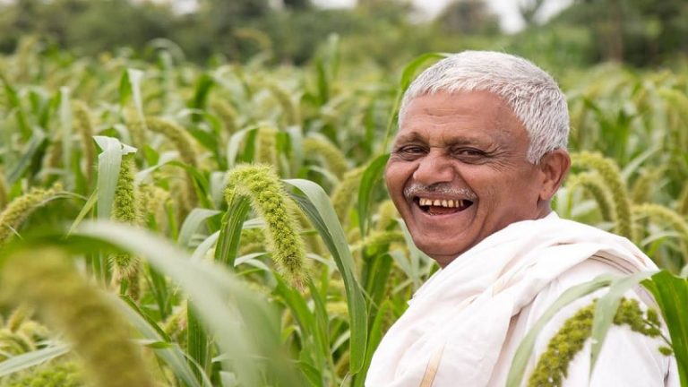 केवल इसी को बेचो या अपनी मर्जी से कहीं भी बेचो… किसान के लिए क्या बेहतर?