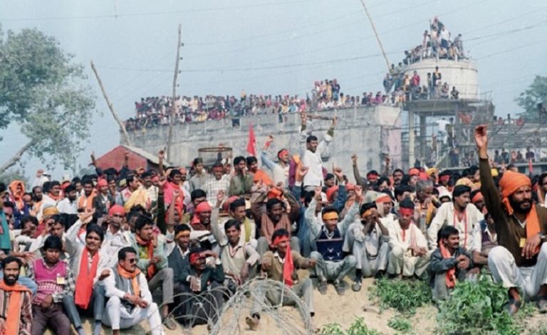 यादों के झरोखों से: जब कारसेवकों ने बाबरी की रक्षा के लिए बना डाली थी ‘बेंगलुरु मॉडल’ वाली ह्यूमन चेन