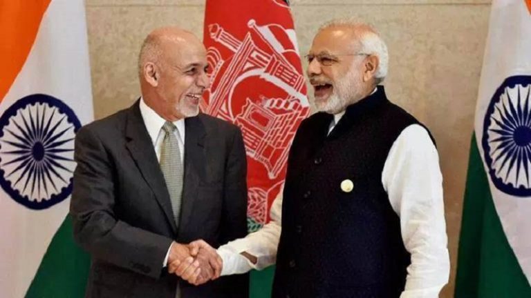 ‘पेशावर हमारी राजधानी थी’ – Pak को बॉर्डर पर घेर रहा अफगानिस्तान, भारत को बताया दरियादिल