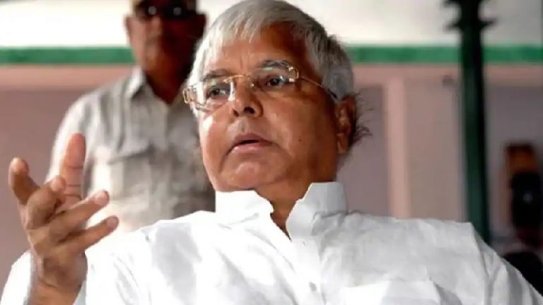 ‘जेल’ से लालू यादव रोज करते हैं बात, मँगाते हैं फोटो: RJD नेता का खुलासा, तेज प्रताप ने खुद दिया है आशीर्वाद