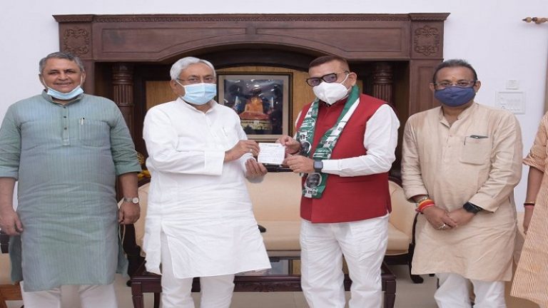‘मैं राजनीति को नहीं समझता, मैं एक साधारण व्यक्ति हूँ’ – बिहार के पूर्व DGP गुप्तेश्वर पांडे नीतीश की पार्टी में शामिल