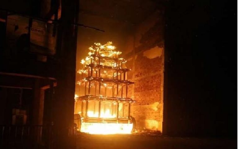 जलकर राख हुआ श्री लक्ष्मी नरसिम्हा स्वामी मंदिर का प्राचीन रथ, साजिश के आरोपों को राज्य सरकार ने नकारा