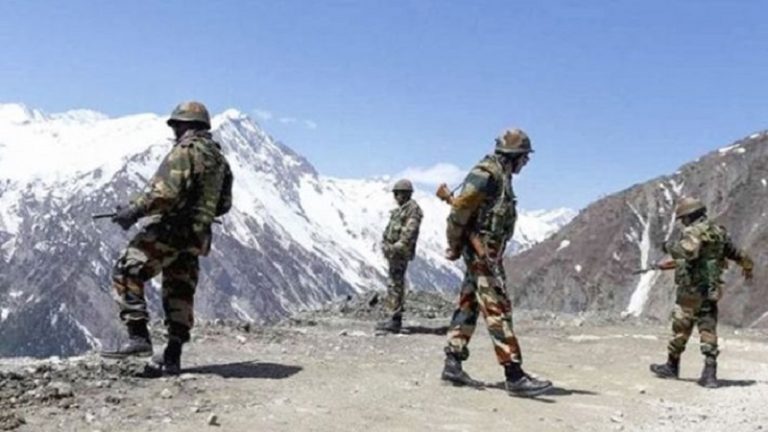 LAC पर चीन के साथ तनातनी के बीच 3 हफ्तों में 6 नई चोटियों पर भारतीय सैनिकों ने जमाया डेरा