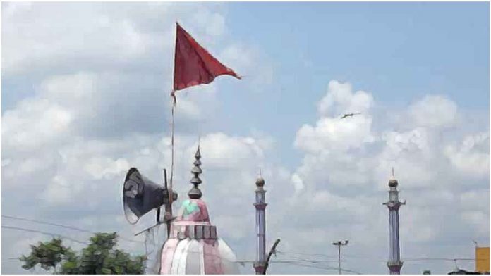 मंदिर लाउडस्पीकर मार पीट
