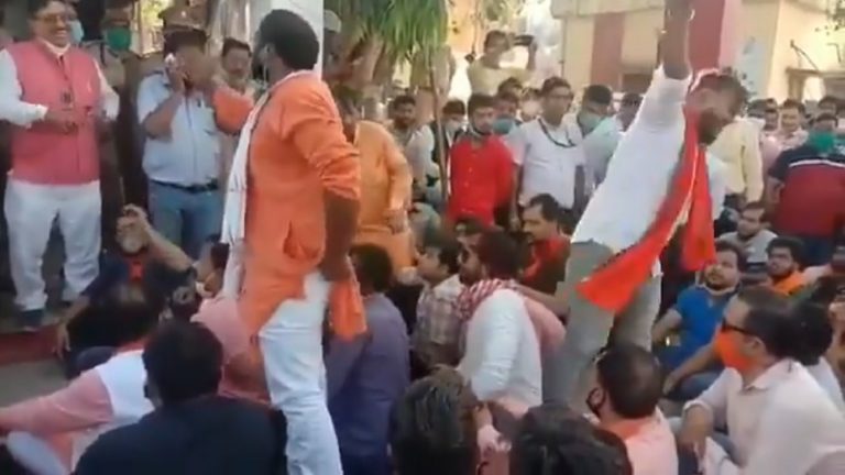 ‘बिलाल ने नाम बदला, टीका लगाता था, हमें लगा हिन्दू होगा’: 8 लाख लेकर भागी छात्रा, परिजनों ने लगाया ‘लव जिहाद’ का आरोप