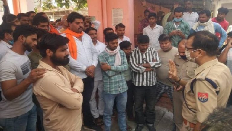 मीट की दुकान का विरोध करने पर पार्षद नफीस ने हिन्दू जागरण मंच के कार्यकर्ता पर किया चाकुओं से हमला