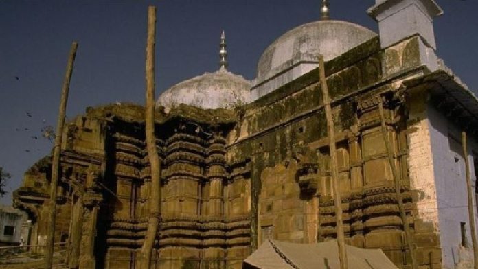 विश्वनाथ, ज्ञानवापी विवादित ढाँचा