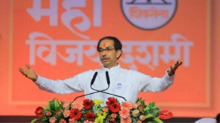 हमसे सवाल करने वालों के मुँह गोमूत्र-गोबर से भरे हैं: हिन्दू घृणा से भरे तंज के सहारे उद्धव ठाकरे ने साधा भाजपा पर निशाना