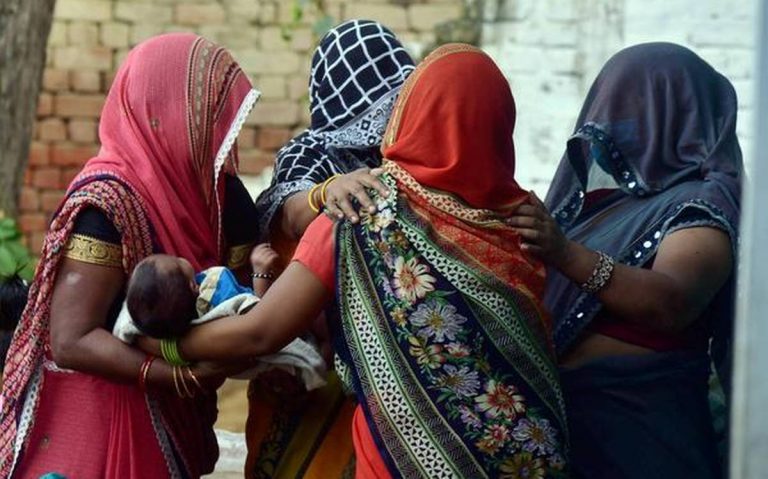 हाथरस के पीड़ित परिवार का कोरोना टेस्ट कराने से भी इनकार, इलाहाबाद हाई कोर्ट ने खारिज की याचिका