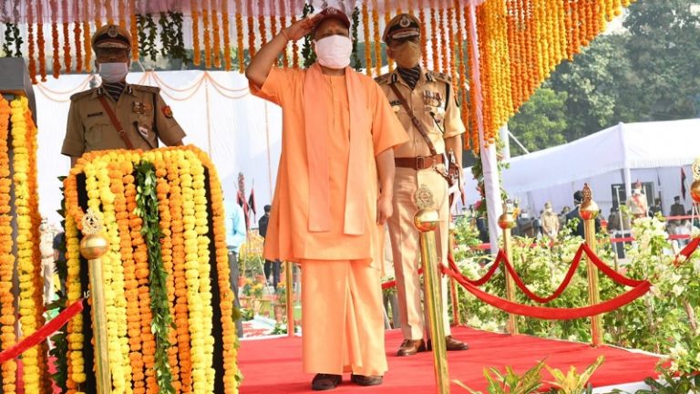 3.5 साल में 125 अपराधी मारे गए, 2607 घायल हुए: योगी सरकार ने 122 बलिदानी पुलिसकर्मियों के परिजनों को दिए ₹26 करोड़