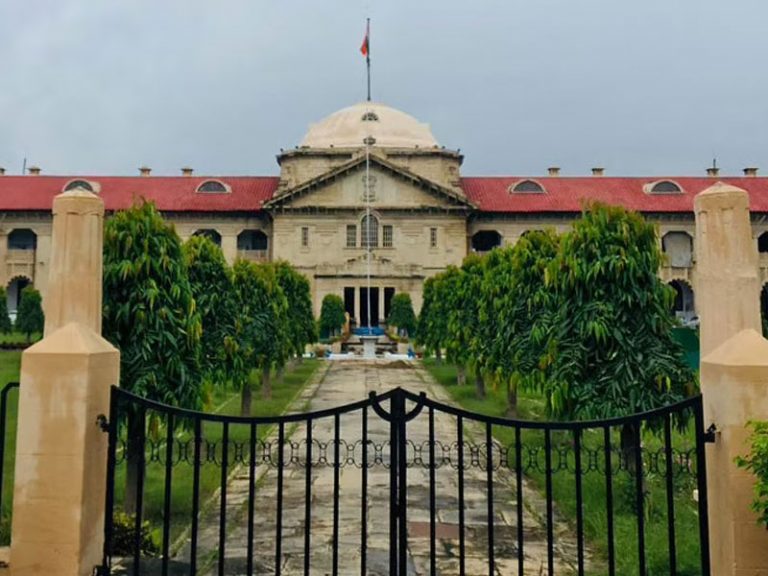 हाथरस: पीड़िता के परिजनों ने HC से की केस UP से बाहर ट्रांसफर करने की माँग, अगली सुनवाई 2 नवंबर को