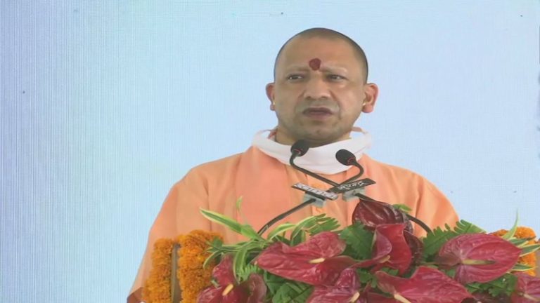 CM योगी ने किया ‘मिशन शक्ति’ का शुभारंभ, कहा- घोषित दुराचारियों की चौराहों पर लगेगी तस्वीर, बहिष्कार के लिए व्यापक अभियान