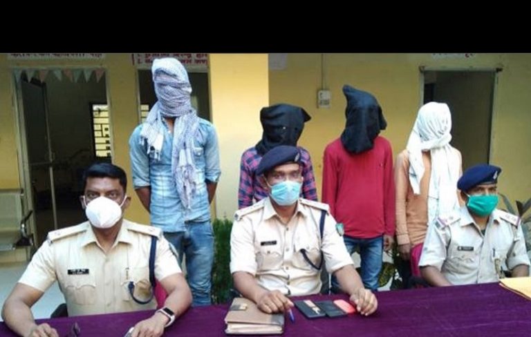 बच्चों के झगड़े में बीच-बचाव करने गई 65 वर्षीय दादी की लाठी-डंडे से पीटकर हत्या: गफ्फार, मुस्तफ़ा, आशिक, गोल्डन गिरफ्तार