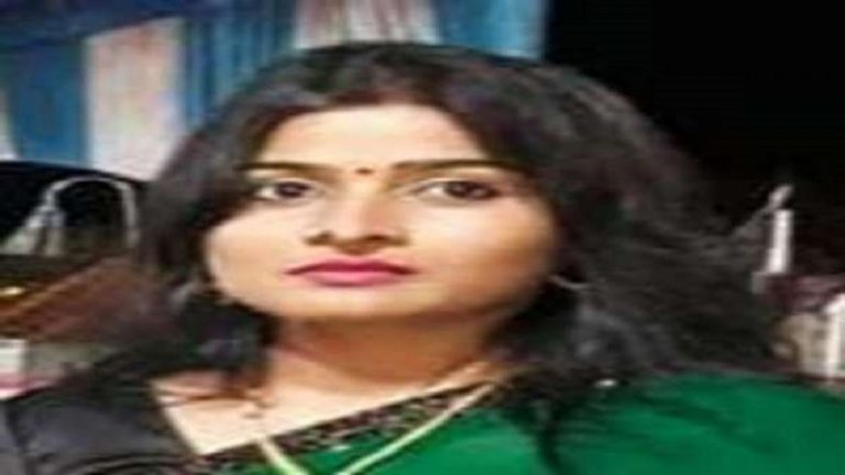 हाथरस कांड में SIT के सदस्य DIG चंद्र प्रकाश की पत्नी ने लगाई फाँसी, तहकीकात में जुटी पुलिस