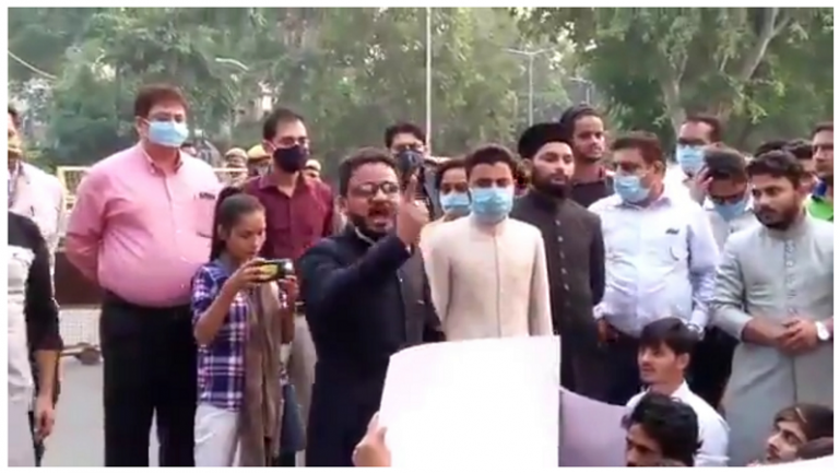 ‘उसके (अल्लाह) खिलाफ गुस्ताखी की तो सिर तन से जुदा कर देंगे’ – AMU के छात्र नेता फरहान ने चिल्ला-चिल्ला कर कहा