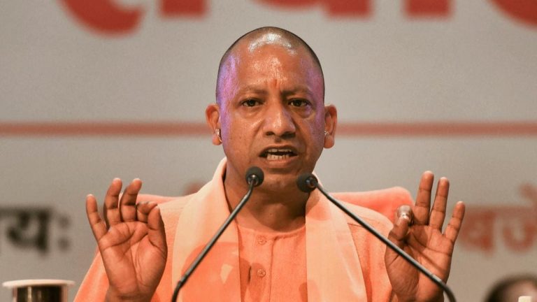 क्या आप राहुल गाँधी और ओवैसी से देश के हितों की कल्पना करते हैं: योगी आदित्यनाथ
