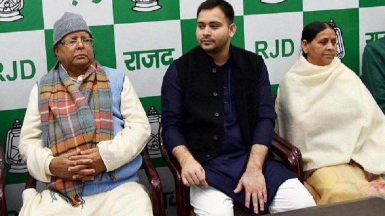आखिर कैसे लिबरल्स के ‘पोस्टर बॉय’ बन गए तेजस्वी यादव? किस आधार पर माँग रहे हैं वोट?