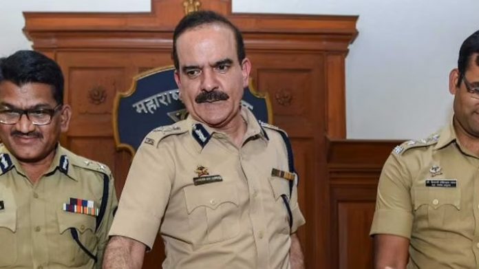 मुंबई पुलिस कमिश्नर MHRC नोटिस