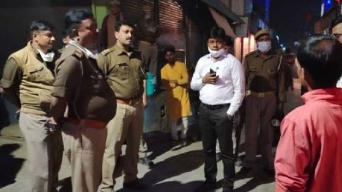 शोभायात्रा, पथराव, हमला