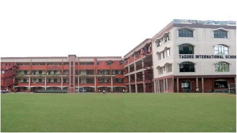 टैगोर इंटरनेशनल स्कूल ने हिंदू छात्राओं को हिजाब पहनाकर दिलवाया इस्लाम का संदेश, पहले भी रह चुका है विवादों में