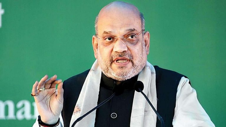 प्रदर्शनकारी किसानों से बातचीत के लिए गृहमंत्री अमित शाह ने संभाला मोर्चा, कहा- पहले हाईवे खाली कर तय मैदान में जाएँ