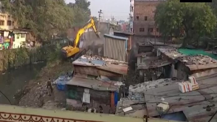 साजिद चंदनवाला की संपत्ति पर चला बुलडोजर