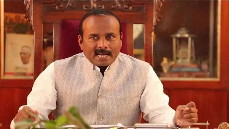 बेंगलुरु दंगों में MLA का घर जलवाने के लिए पूर्व मेयर और कॉन्ग्रेसी नेता संपत राज को नोटिस: फरार है, पुलिस पड़ी है पीछे