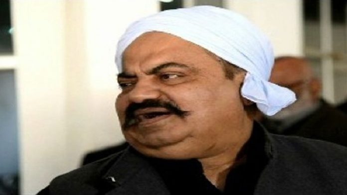अतीक अहमद, मुबारक खान