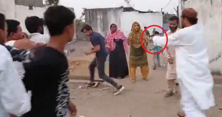 ओवैसी की AIMIM के जिला अध्यक्ष फारूक अहमद की ओपन फायरिंग में दो घायल, हालत गंभीर