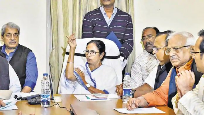 ममता बनर्जी, कैबिनेट, बैठक