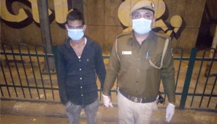 शोएब खान, दिल्ली पुलिस