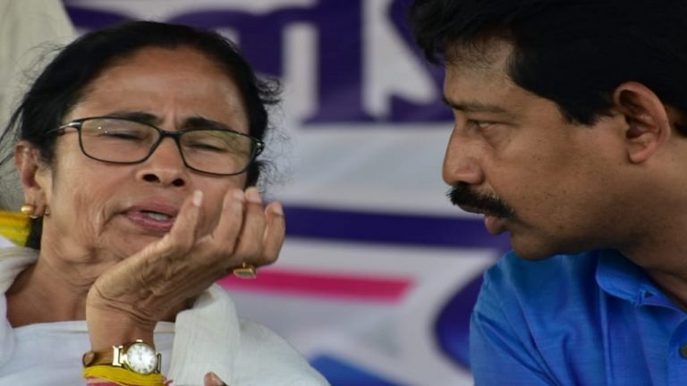 ‘बेईमान और भ्रष्टाचारी नेताओं को आगे किया जा रहा है, क्योंकि वे चापलूस हैं’: ममता बनर्जी के एक और मंत्री ने खोला मोर्चा