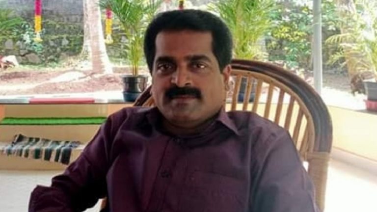 केरल सोना तस्करी मामले में कई राज खोलने वाले पत्रकार की संदिग्ध मौत: तेज गति से जा रही ट्रक ने मारी टक्कर, CCTV फुटेज वायरल
