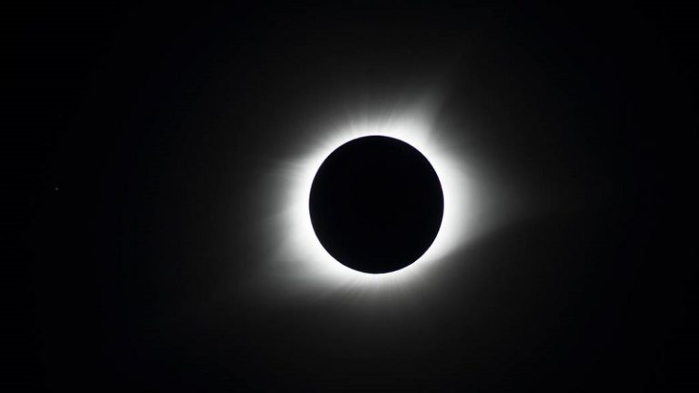 साल 2020 का अंतिम सूर्यग्रहण है आज: जानिए कैसे वैदिक ऋषियों ने पृथ्वी के गोल होने का पता लगाया